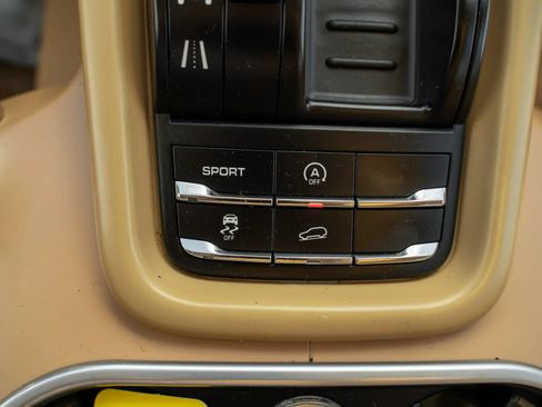 Used 2013 Porsche Cayenne AWD/4WD image 36