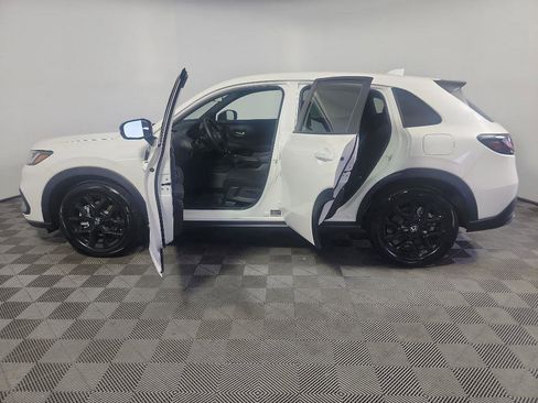 Certified 2025 Honda HR-V Sport image 15