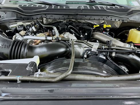 Used 2019 Ford F350 Lariat w/ Lariat Ultimate Package AWD/4WD image 19