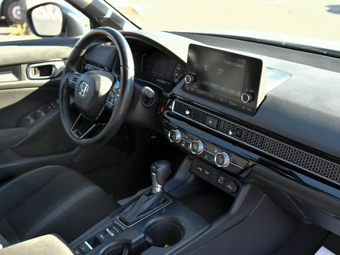 Used 2023 Honda Civic Sport image 40