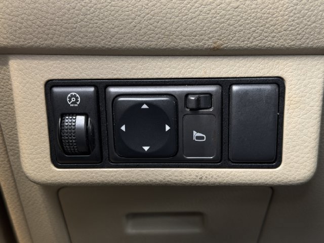 Used 2007 Nissan Versa Hatchback w/ Convenience Pkg FWD image 20