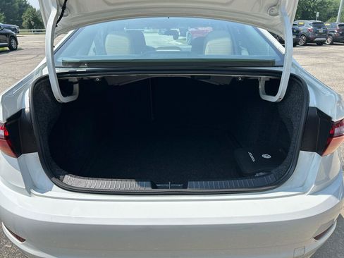 Used 2019 Volkswagen Jetta SE FWD image 23