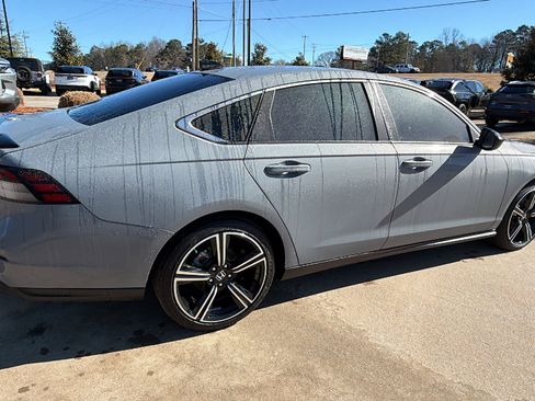 Used 2025 Honda Accord Sport image 8