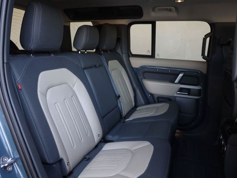 Used 2022 Land Rover Defender 110 X-Dynamic HSE AWD/4WD image 28