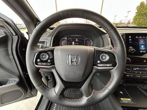 Used 2024 Honda Passport Black Edition image 17