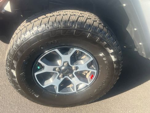 Used 2022 Jeep Wrangler Unlimited Rubicon AWD/4WD image 6