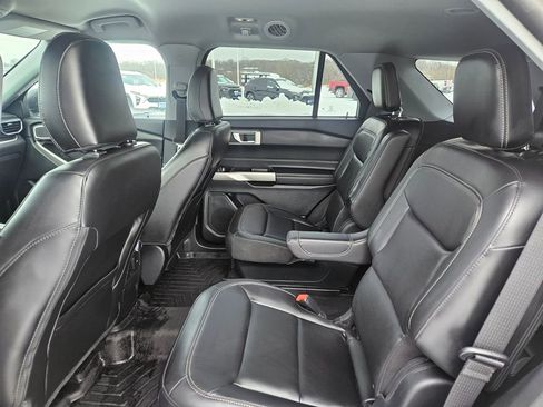 Used 2022 Ford Explorer XLT w/ Equipment Group 202A image 28
