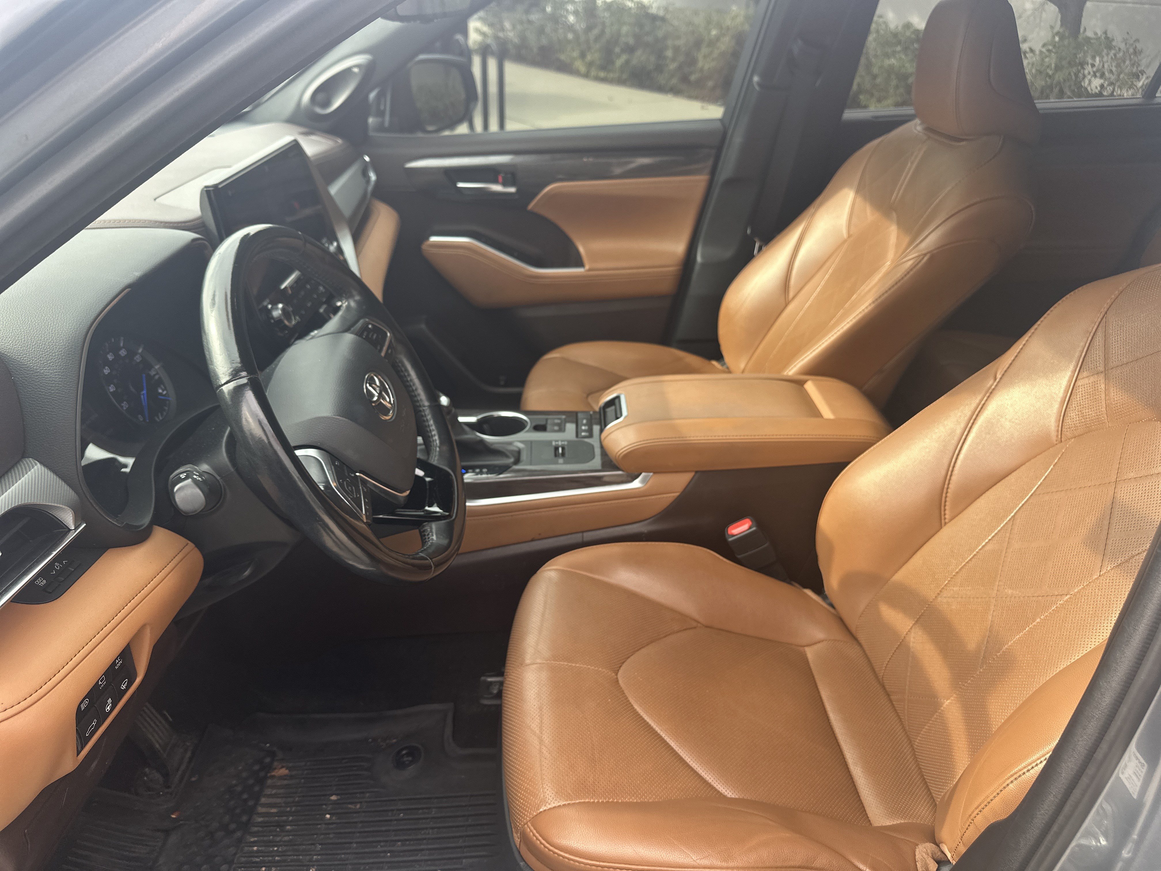 Used 2021 Toyota Highlander Platinum AWD/4WD image 15