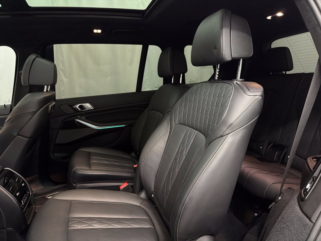 Used 2022 BMW X7 M50i AWD/4WD image 24