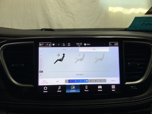 Used 2024 Chrysler Pacifica Touring-L FWD image 29