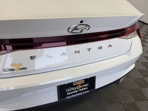 Certified 2022 Hyundai Elantra SEL FWD image 15