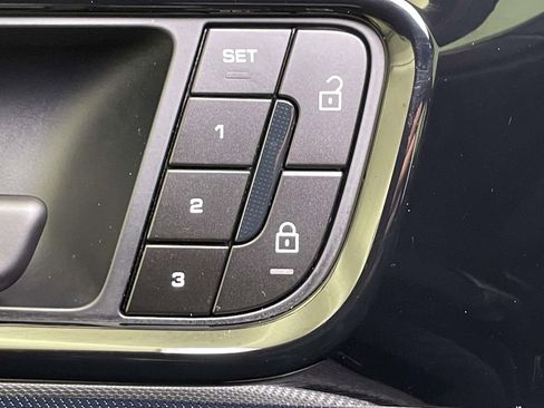 Used 2024 Porsche Panamera 4 image 36