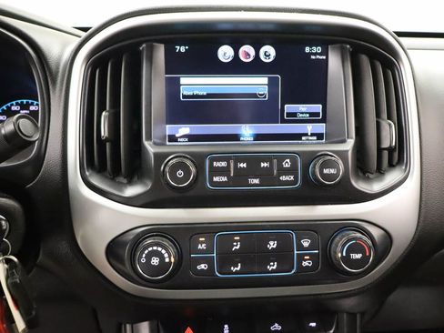 Used 2015 Chevrolet Colorado LT AWD/4WD image 10