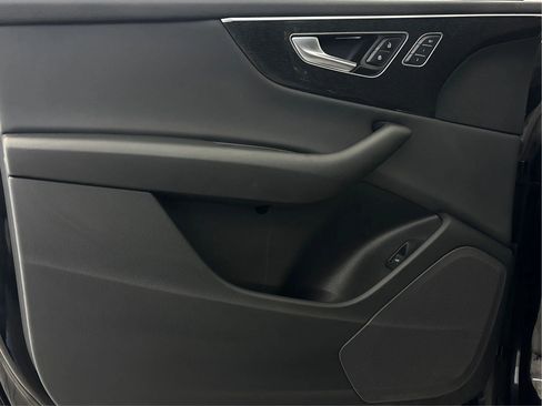 Used 2019 Audi Q8 Premium image 26