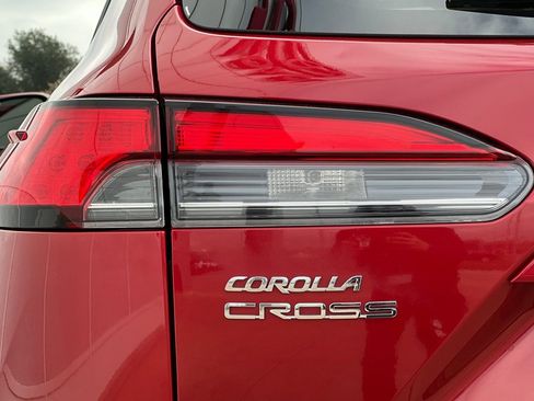 Certified 2023 Toyota Corolla Cross XLE image 35