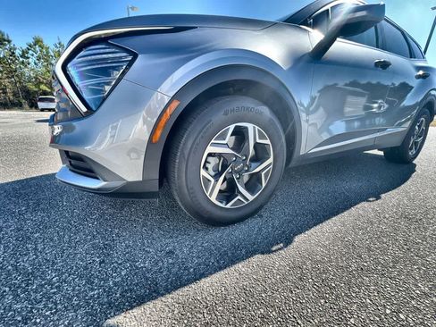 Used 2024 Kia Sportage LX image 30