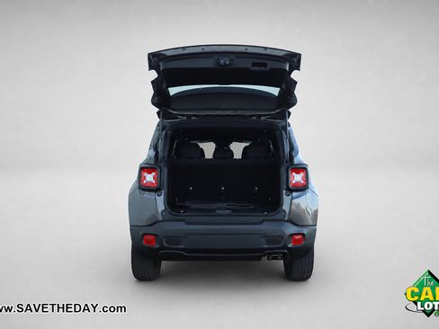 Used 2021 Jeep Renegade Latitude AWD/4WD image 12