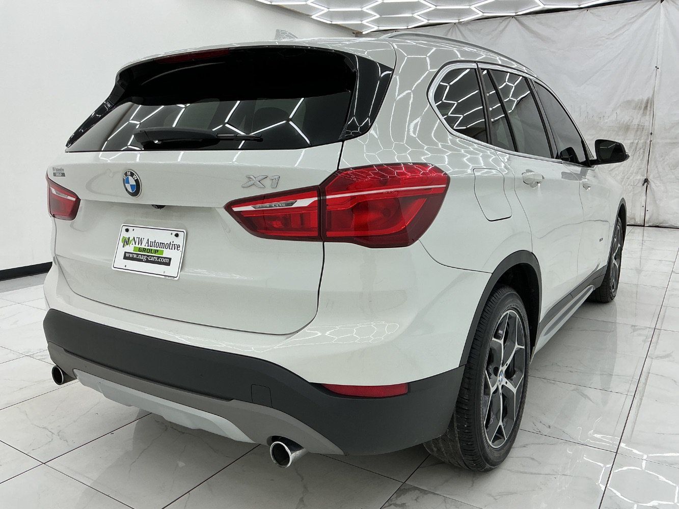 Used 2018 BMW X1 xDrive28i AWD/4WD image 9