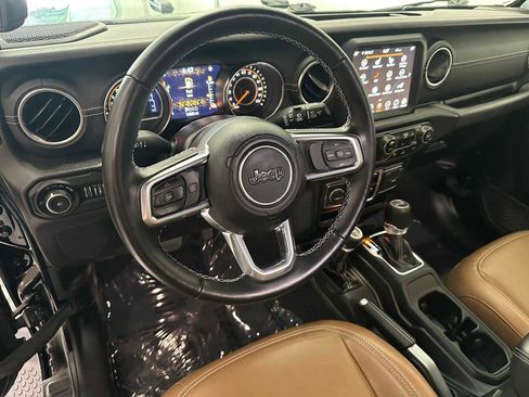 Used 2022 Jeep Wrangler Unlimited Sahara w/ Cold Weather Group AWD/4WD image 2