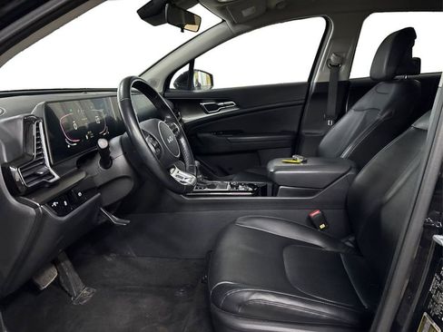 Used 2023 Kia Sportage EX image 9