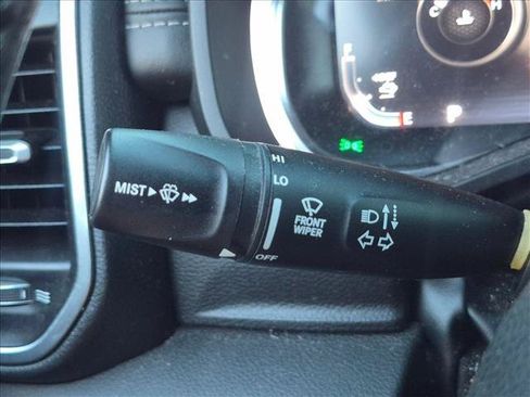 Used 2023 RAM 1500 Laramie AWD/4WD image 6