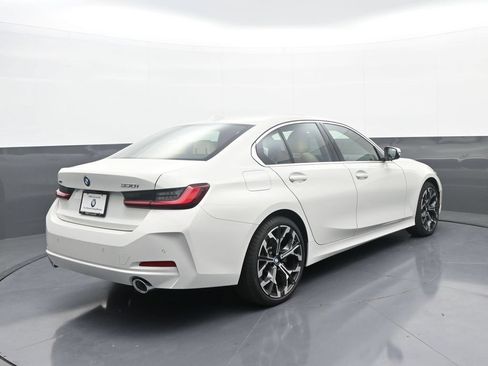 New 2025 BMW 330i xDrive Sedan w/ Convenience Package AWD/4WD image 7