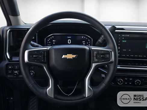 Used 2024 Chevrolet Silverado 1500 LT RWD image 8