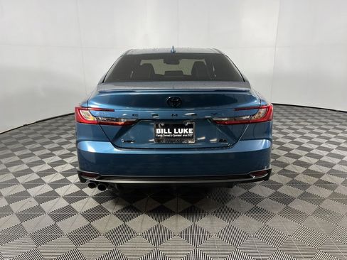 Used 2025 Toyota Camry SE image 6