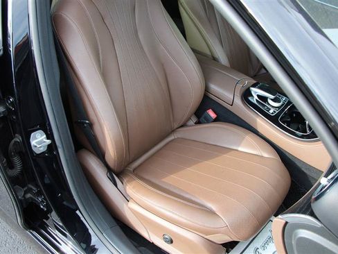 Used 2017 Mercedes-Benz E 300 4MATIC image 13