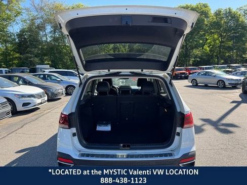 Used 2023 Volkswagen Taos SE w/ Panoramic Sunroof Package AWD/4WD image 20