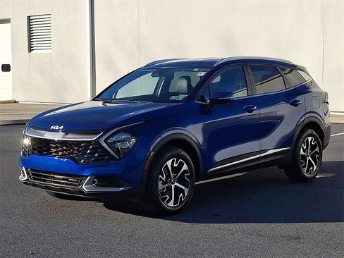 Used 2023 Kia Sportage EX image 3