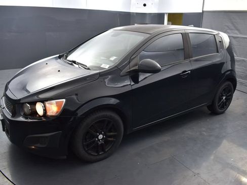 Used 2012 Chevrolet Sonic LS FWD image 2