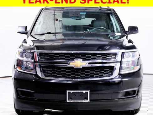 Used 2018 Chevrolet Suburban LT image 2