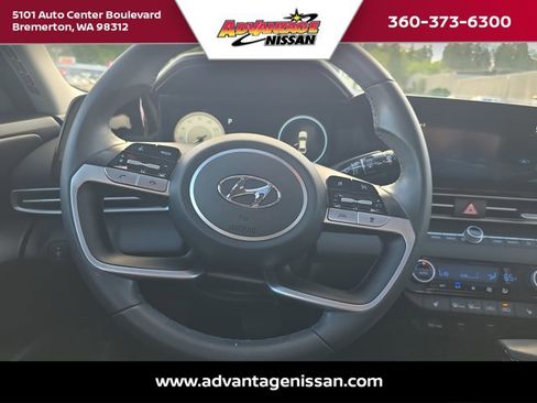 Used 2022 Hyundai Elantra Limited w/ Preferred Accessory Package FWD image 26