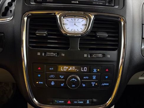 Used 2012 Chrysler Town & Country Touring-L w/ Premium Group FWD image 54