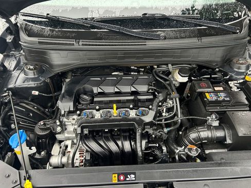 Used 2025 Hyundai Venue SEL image 29