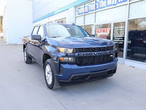 Used 2021 Chevrolet Silverado 1500 Custom image 2