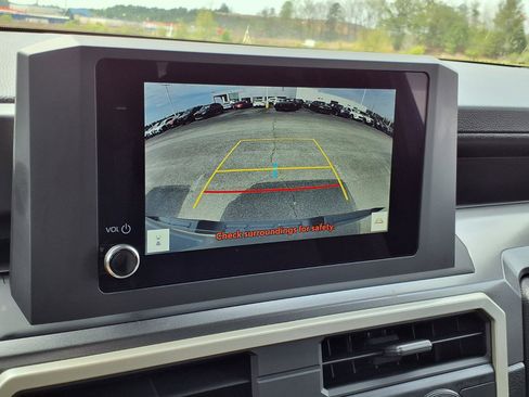 Used 2025 Toyota Tacoma TRD Off-Road image 12