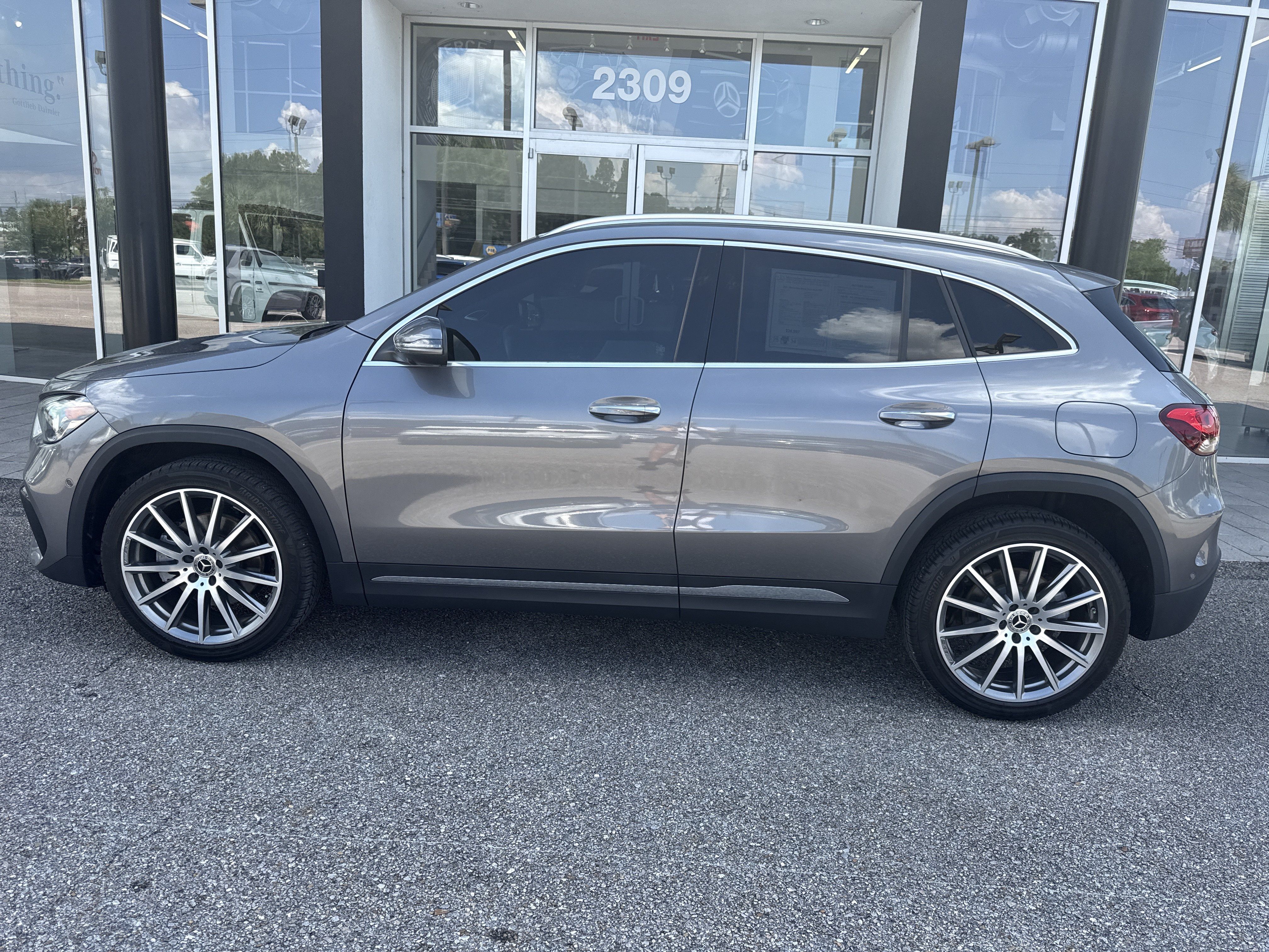 Used 2021 Mercedes-Benz GLA 250 image 1