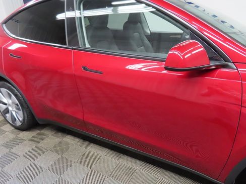 Used 2024 Tesla Model Y Long Range image 27