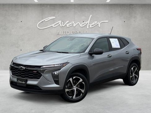 Used 2024 Chevrolet Trax RS image 1