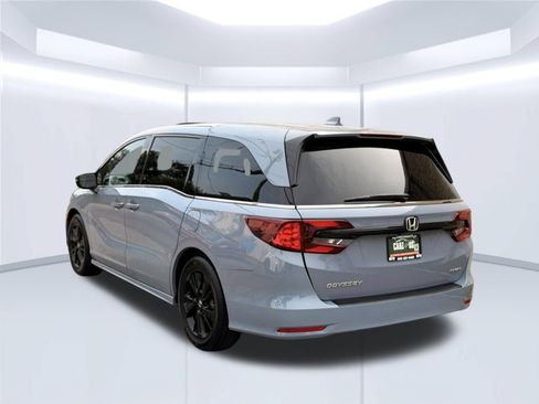 Used 2023 Honda Odyssey Sport image 10