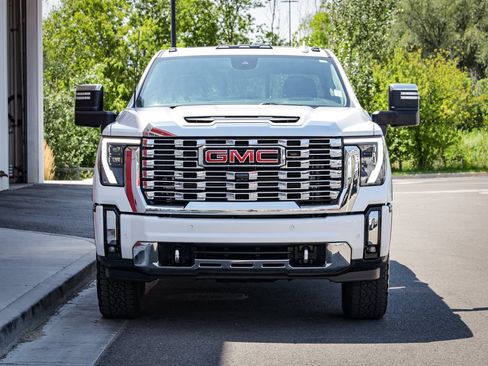 Used 2024 GMC Sierra 3500 Denali w/ Denali Reserve Package AWD/4WD image 9