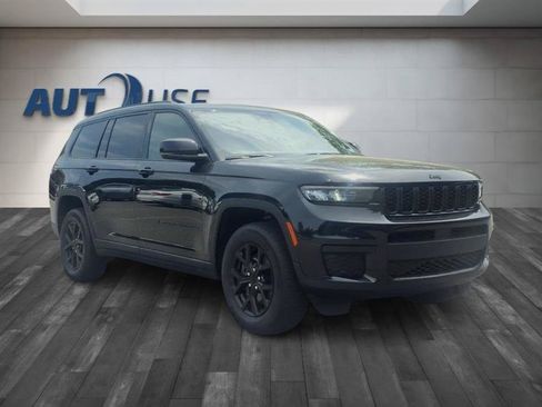 Used 2024 Jeep Grand Cherokee L Laredo AWD/4WD image 3