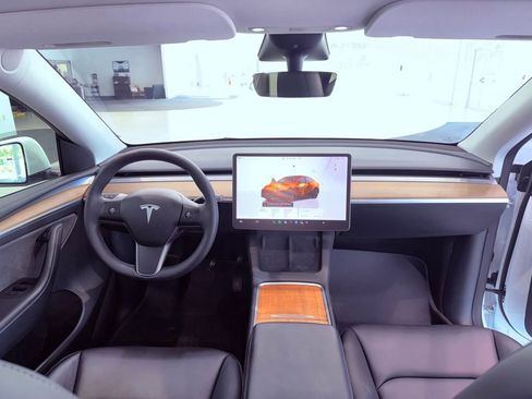 Used 2023 Tesla Model Y Long Range AWD/4WD image 8