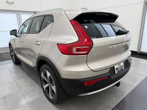 Used 2023 Volvo XC40 B5 Ultimate w/ Climate Package AWD/4WD image 4