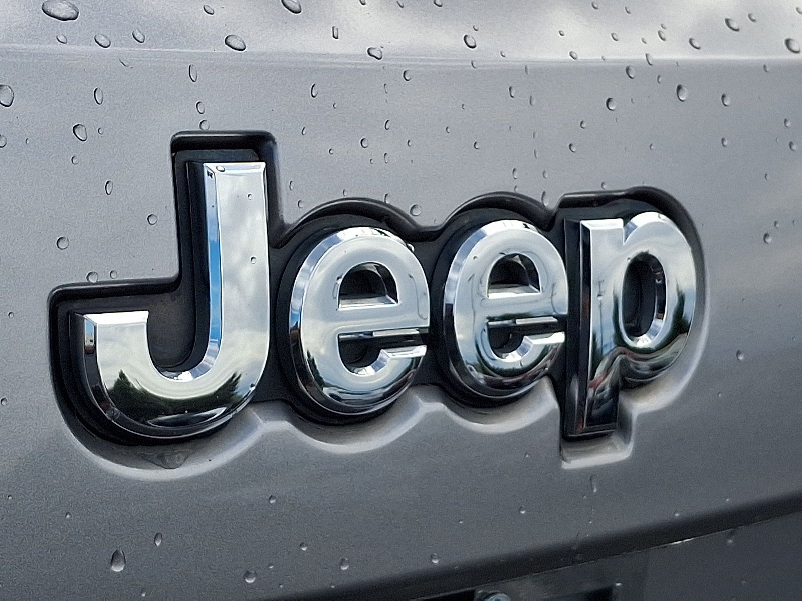 Used 2020 Jeep Grand Cherokee Limited AWD/4WD image 32