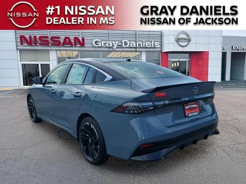 New 2026 Nissan Sentra SR w/ Floor Mat Package FWD image 5
