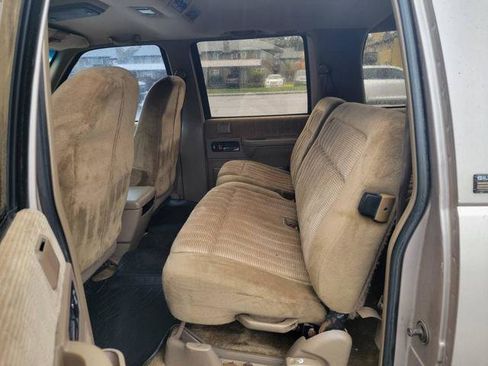 Used 1993 Chevrolet Suburban 2500 image 14