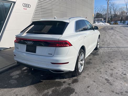 Used 2022 Audi Q8 Premium image 27
